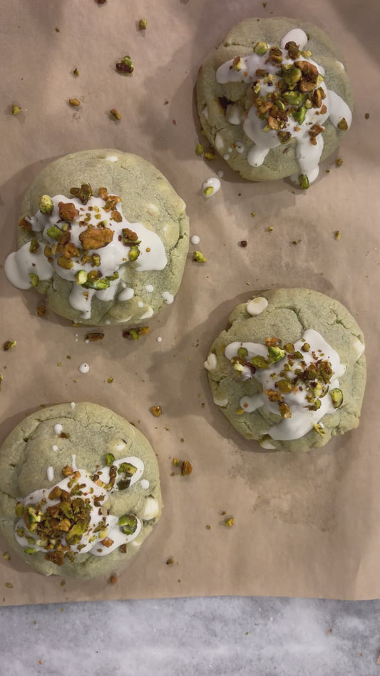 Pistachio white chocolate cookie